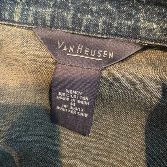 Women’s denim jacket - Picture 2 of 6